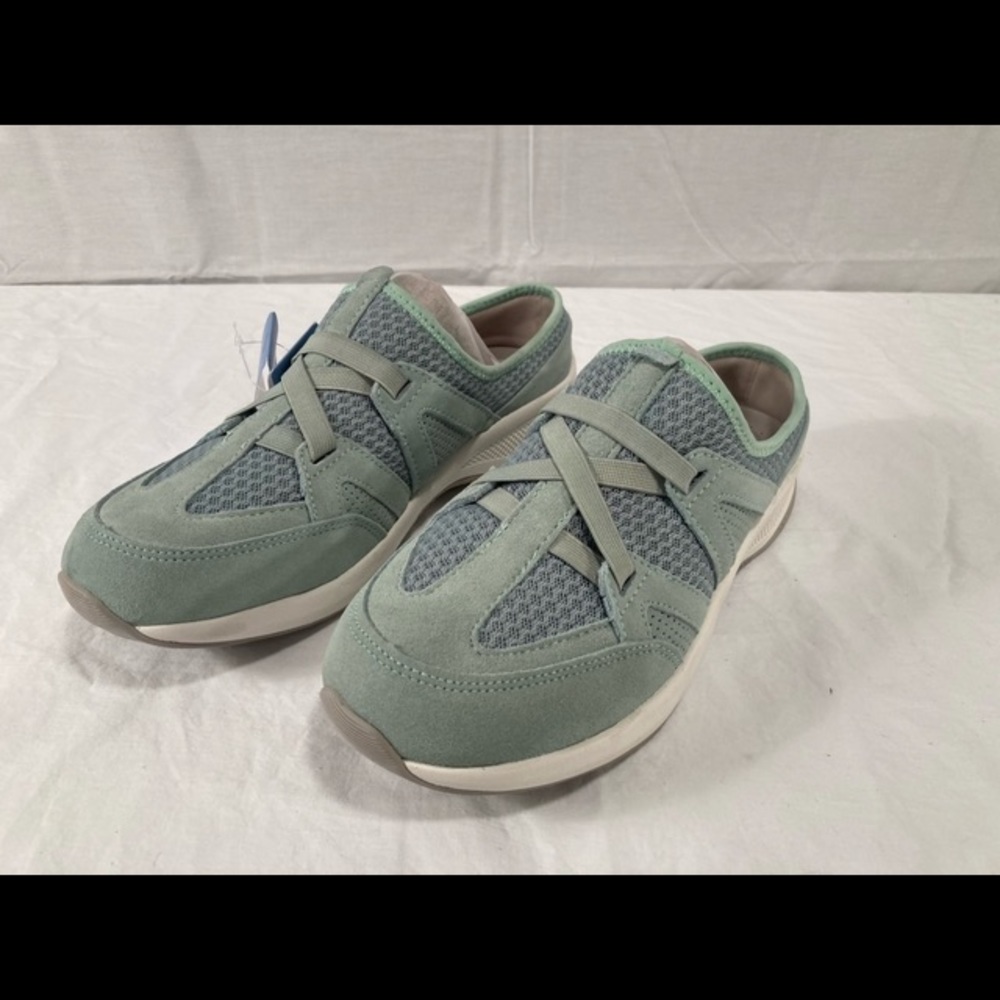 Easy Spirit Women’s Clogs size 9 w